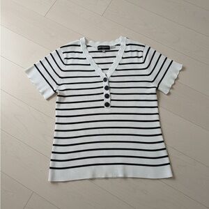 Women’s size large Karl Lagerfeld Black and White Striped V-Neck knit top